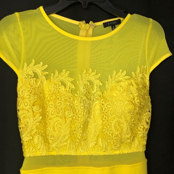 Sexy Yellow Body Hugging stretch cocktail Dress - Picture 5 of 5